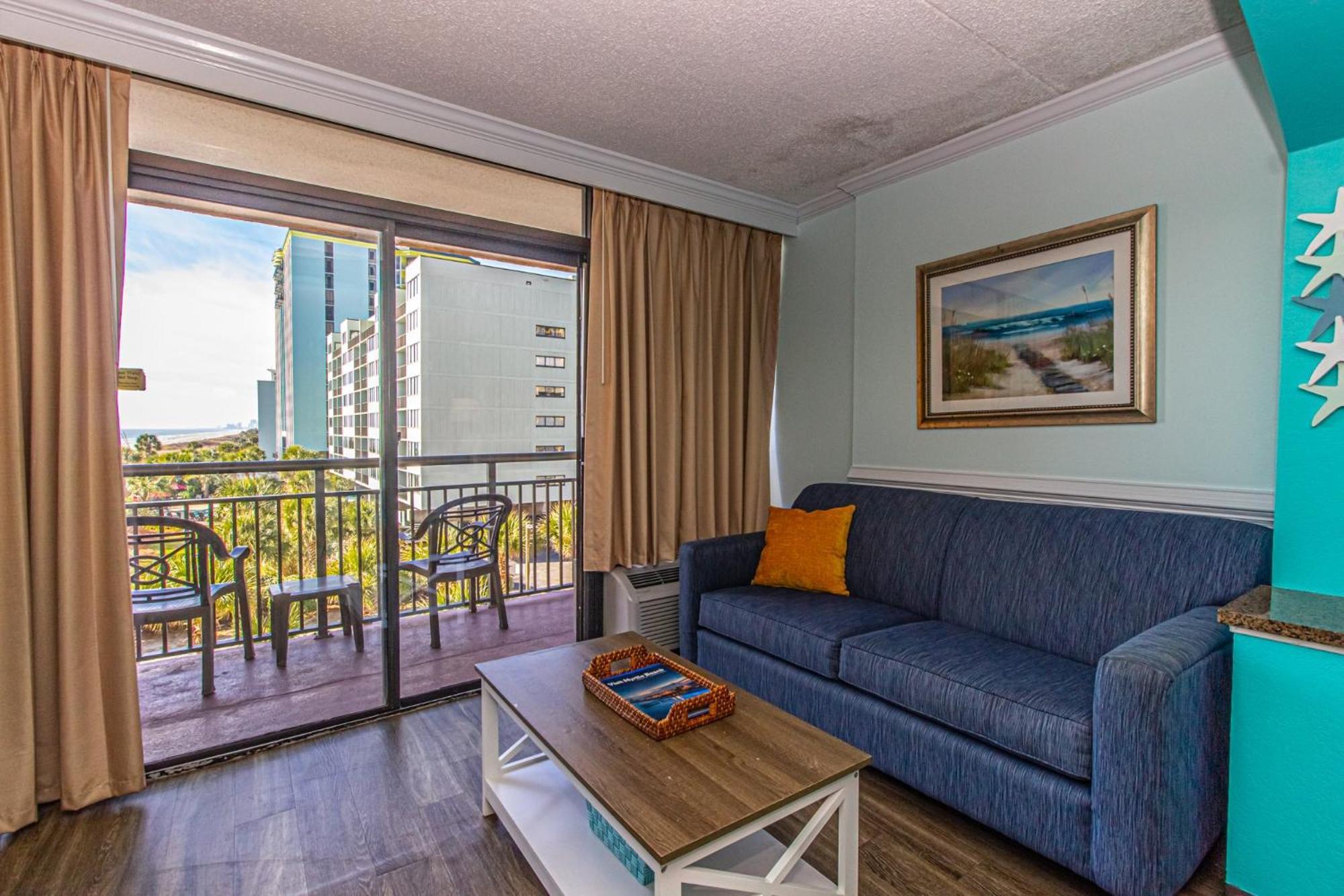 Oversized Ocean View Queen Suite With Beautiful Fireplace And Accents - Sleeps 4 Guests! マートルビーチ 部屋 写真