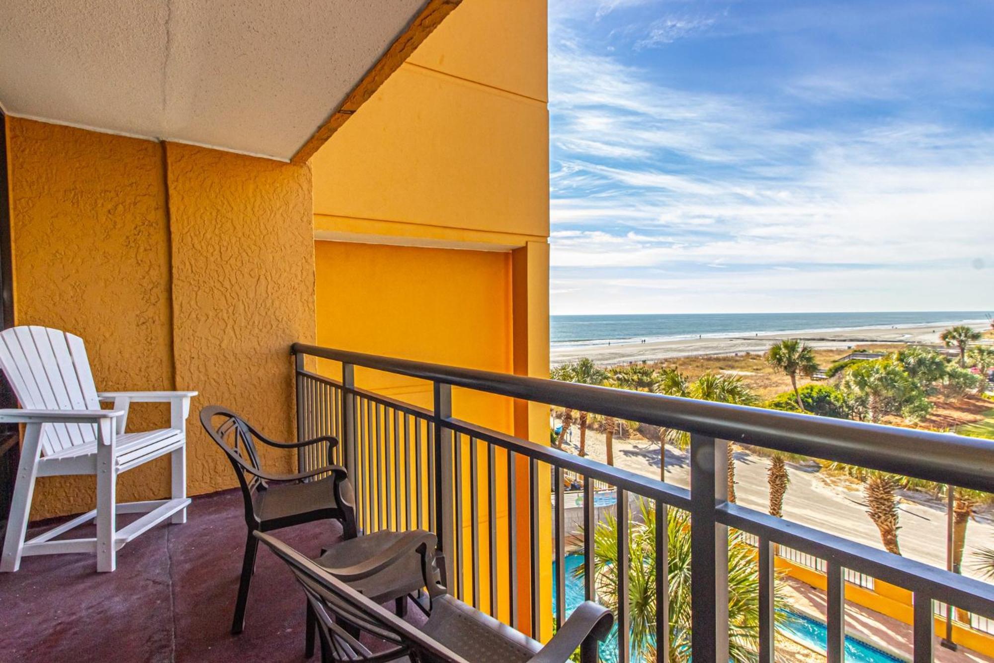 Oversized Ocean View Queen Suite With Beautiful Fireplace And Accents - Sleeps 4 Guests! マートルビーチ 部屋 写真